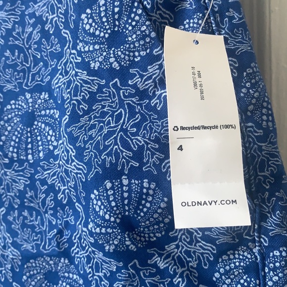 NWT Woman’s Old Navy Short. Size 4 - Picture 3 of 6